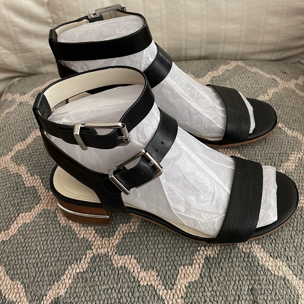 BCBGeneration Black Sandals Size 6.5 - Picture 5 of 16